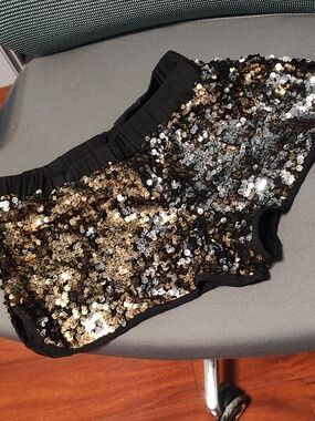 Forever 21 Black with Gold Sequins Shorts, Size S